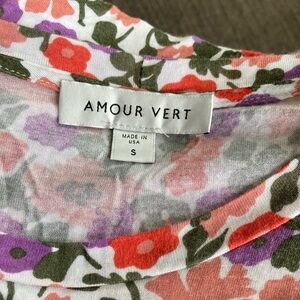Amour Vert 3/4 length shirt SZ Small